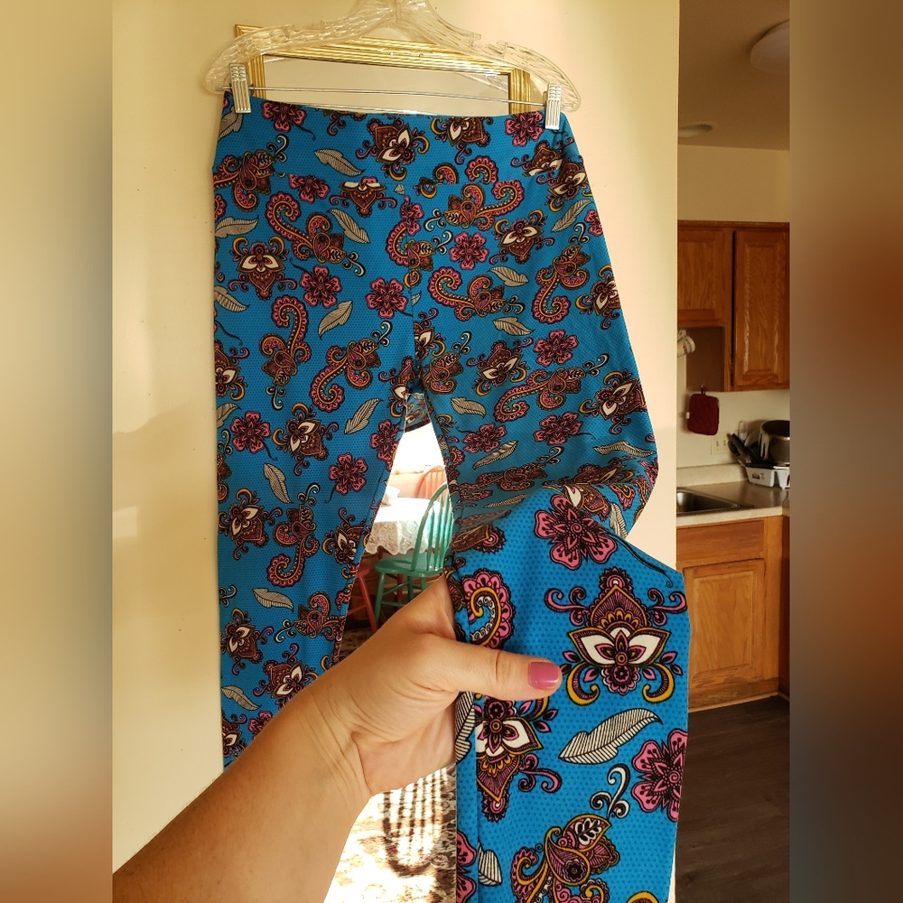 NWT lularoe Victorian on modern print leggings TC - Picture 13 of 13